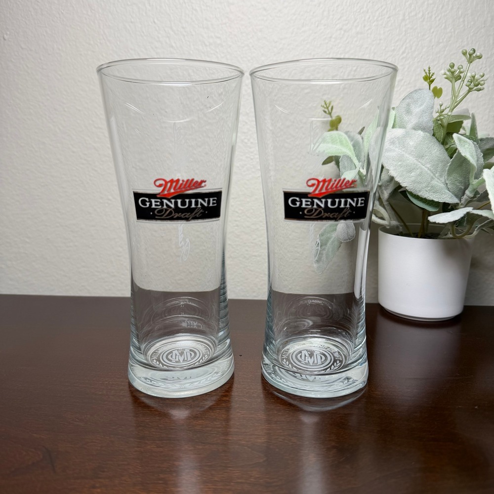 Miller Genuine Draft MGD Pilsner Beer Glasses (2) Frederick Miller‎ Signature